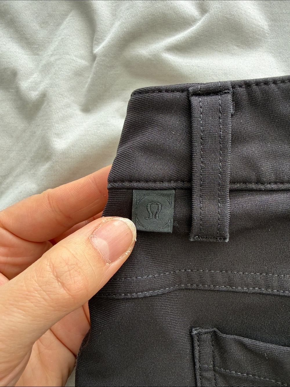 LULULEMON Men’s ABC Pant, Black Straight-Leg. - Picture 3 of 7